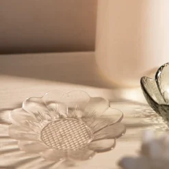 HOMLA Talerzyk Caren W Ksztalcie Kwiatka Transparentny 11 Cm